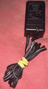 SANYO KR0522 | AC Adaptor 9v 170mA Power Supply | Free AU Postage - Bild 1 von 2