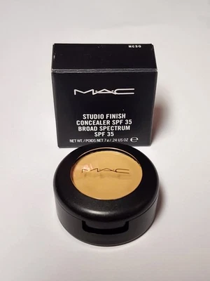 MAC NC30 Studio Finish Concealer SPF 35 Full Size New - Image 1 of 2