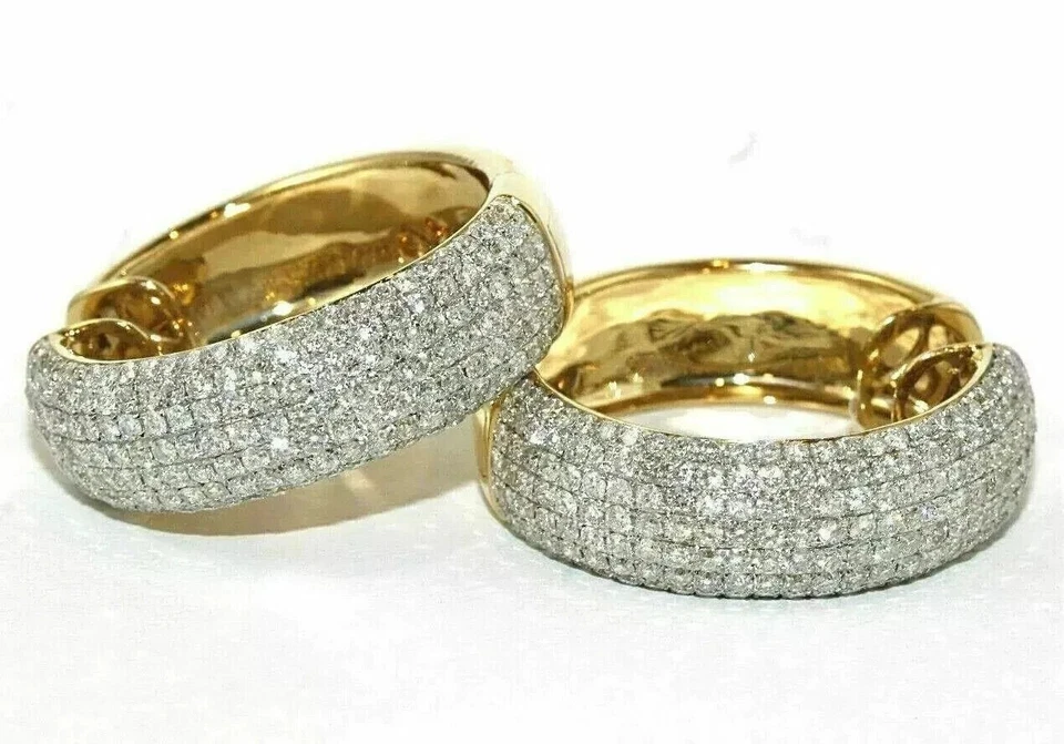 Женские серьги-кольца круглой огранки с муассанитом Pave Huggie покрытие желтым золотом 14 карат 3 карата - Изображение 1 из 4