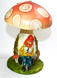 Vela tallada en gnomo seta Johann Gunter Alemania - pintada a mano, 8" de alto - Imagen 1 de 8