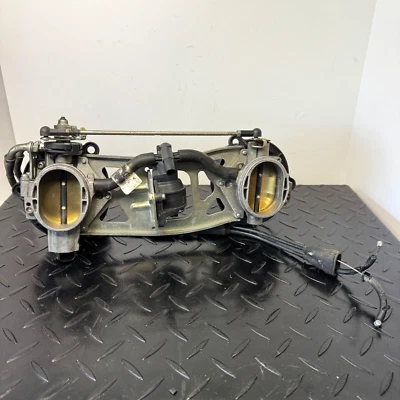 09-11 DUCATI 1198 1198SP carrocería del acelerador caja de aire inyector de combustible principal admisión Foto 1 de 4