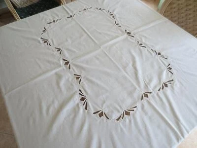 Large Formal Wilton Court Bone Art Deco Style Tablecloth 68" x 104" - Image 1 of 4