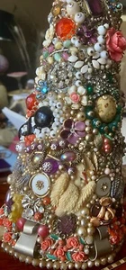 Weihnachtsbaum verziert mit Vintage & Antikschmuck - Handarbeit - Bild 1 von 24