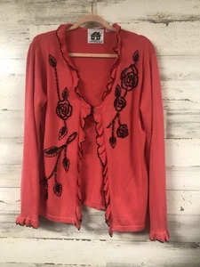 Storybook Strickpullover koralle rosa mittel Perlen verschlungen Rosen überbacken feminin - Bild 1 von 15