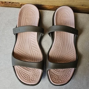 Crocs dual comfort Cleo Strappy Flat Sandals Women’s Brown & Pink Size 10 - Picture 1 of 8