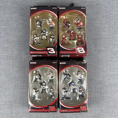 Lote de 4 mini adornos coleccionables de NASCAR Dale Earnhardt Jr Trevco Pit Crew Foto 1 de 4