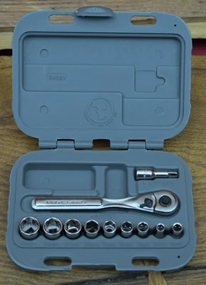 Craftsman USA 11-Piece 1/4" Drive 6-Point Metric Socket Set 5mm-13mm Case 934861 - Image 1 of 4