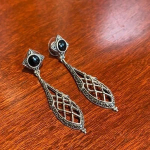 Marcasite Onyx Earrings 925 Sterling Silver Pierced Latice Work - Picture 1 of 5