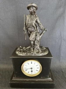 Antiguo manto de pizarra firmado en francés H.L.F. Reloj Estatua Con Golpe En Campana 1880 - Imagen 1 de 9