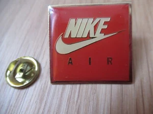 nike air logo sports vintage pin badge - Picture 1 of 5