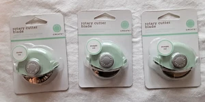 Lot of 3 Martha Stewart Rotary Cutter Blades 2 straight & 1 Deckle Cut - Sealed - Picture 1 of 2