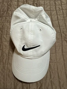 Weiße gebrauchte Nike Dri-Fit Golfmütze - Bild 1 von 8