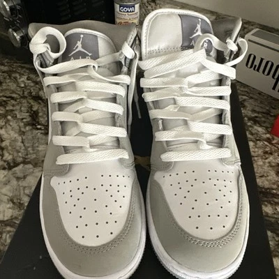 Zapatos Jordan 1 Mid SE Blanco/Gris Frío-Gris Medio HF3193-100 6.5 Foto 1 de 4