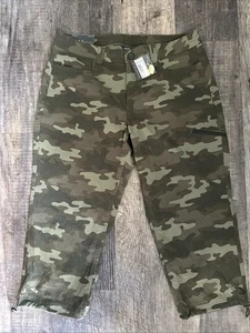 Eddie Bauer Damen Gr. 12 WR Rainier Capri Hose Camouflage Neu leicht kurvig - Bild 1 von 12