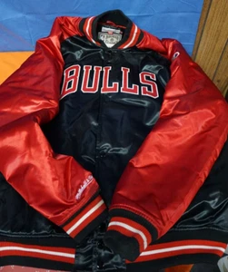 Mitchell Ness Hardwood Classics 2XL Chicago Bulls 1996 Finals Varsity Jacket - Picture 1 of 12
