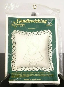 Vintage Candlewicking by Needle Magic Pillow Kit / #301 Sunbonnet Sue 5" x 5" - Picture 1 of 12