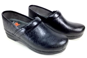 Dansko Size 39 / 9 US Clogs Professional XP Leather Black Floral Tooled Shoes - Picture 1 of 11