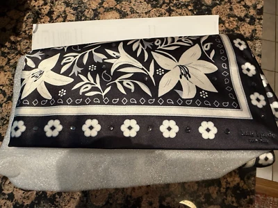 KATE SPADE BANDANA PLEGABLE ESTAMPADO SATINADO CLUTCH CON BOLSA PARA EL POLVO KG990 NUEVO CON ETIQUETAS $298 Foto 1 de 4