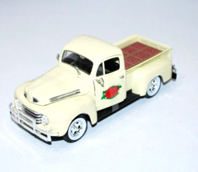 SIGNATURE MODELS #32388 1:32 DIECAST 1949 FORD F1 PICK-UP W/ TOMATO CRATE Cream. - Image 1 of 4