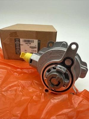 *OEM* LR047384 Land Rover Range Rover Discovery Sport/Evoque/LR2 Vacuum Air Pump - Image 1 of 4