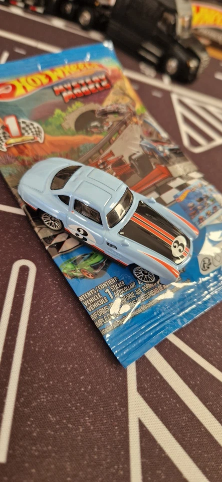 HOT WHEELS Mystery Models Merdeces SL Introvabile - Immagine 1 di 1
