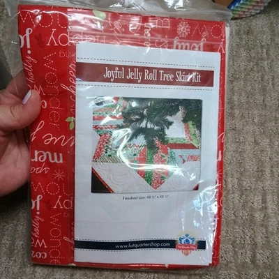 Kit de falda de árbol Joyful Jelly Roll (parte 2 de 2) de Fat Quarter Shop Foto 1 de 3