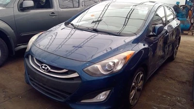 Interruptor de porta dianteira do motorista Hatchback GT compatível com 13-17 ELANTRA 6783173 - Imagem 1 de 4