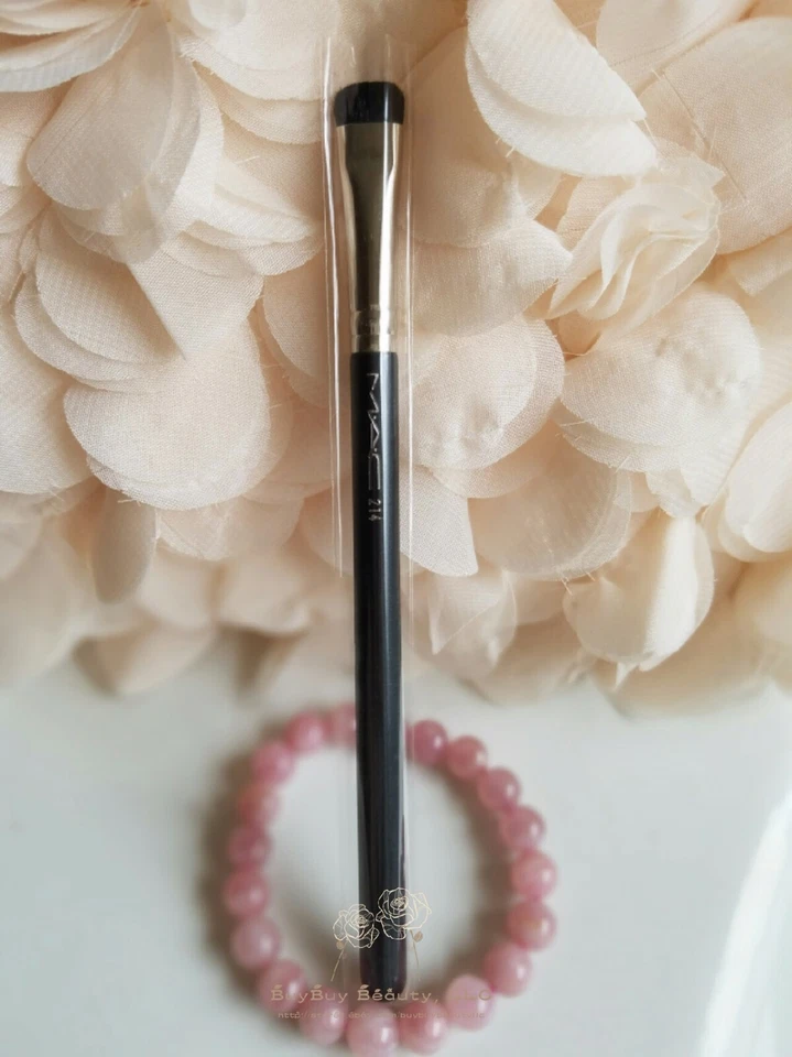 MAC 214 Short Shader Brush New in Sleeve - Image 1 of 1