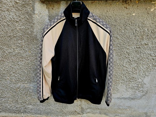 $1650 Gucci GG Giacca in jersey tecnico oversize con logo pannelli da uomo taglia L (XL)