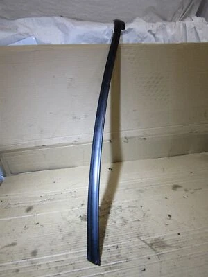 Isuzu Trooper Duty 3.0 Mk2 right front windscreen glass side trim strip seal - Image 1 of 4