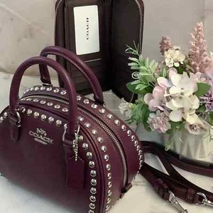 Bolso Coach Sydney Deep Berry Max Remachado Cuero Guijarro Nuevo con Etiquetas Refinado - Imagen 1 de 4