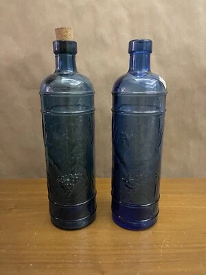 2 Botellas de Vidrio Repujado Azul/Azulado/Vid Decorativas 11.5" Hechas en España Foto 1 de 4