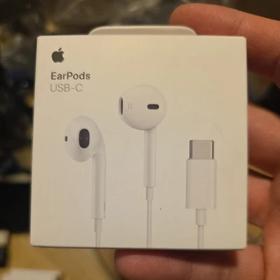 Apple EarPods Headphones USB-C Plug Wired Headset  MTJY3AM/A Original - Image 1 of 4