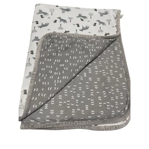Manta Gerber Modern Moments Jungle Cat Gris Blanco Minky Peluche Reversible - Imagen 1 de 11