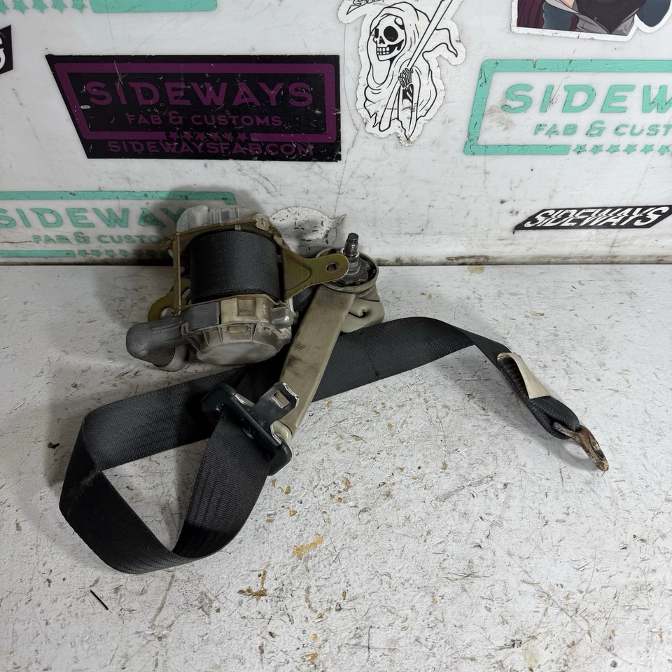 03-04 Infiniti G35 cupé cinturón seguridad delantero derecho retractor Foto 1 de 4