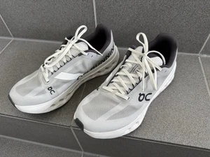 Damen Running Schuh ON Cloudsurfer Next Gr. 40,5 (US9), NEUWERTIG, weiß-grau - Bild 1 von 8