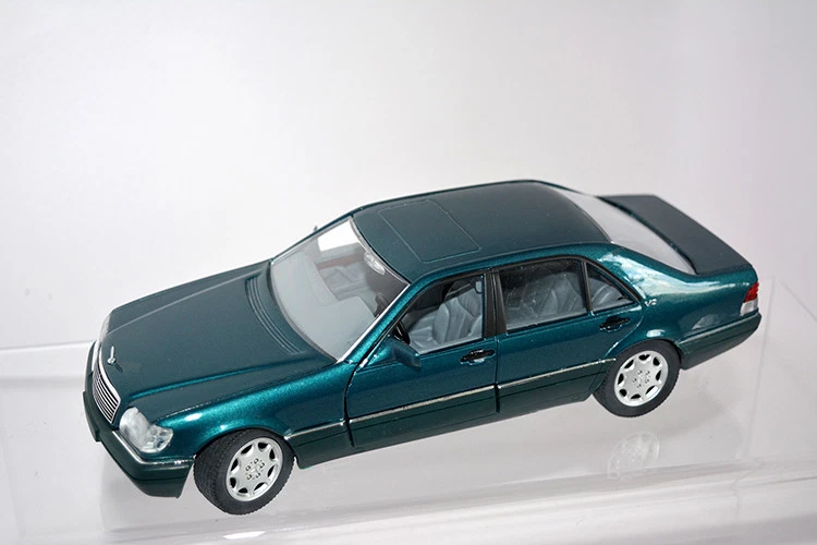 Mercedes SEL600, grün, M 1:24 Rarität Selten Schabak Originalverpackung - Bild 1 von 1