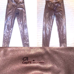 GapFit Kids Metallic Pink Leggings Size M 8-9 Girls Sparkle Shiny Activewear EUC - Picture 1 of 10