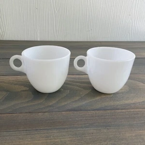 Zwei Vintage Federal Glas Weiß Milchglas Hitzefest Kaffee Tee Becher (GL12) - Bild 1 von 6
