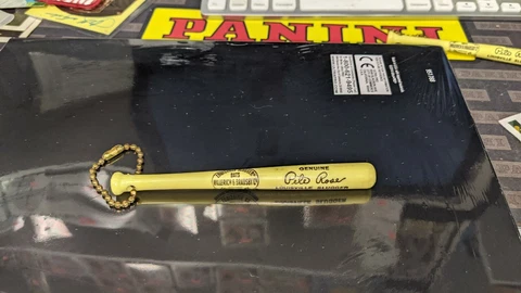 Vintage Pete Rose Cincinnati Reds Louisville Slugger Mini Plastic Bat With Chain Cover