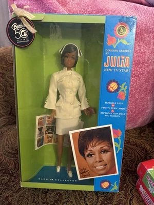 Barbie Collector Diahann Carroll As Julia Doll Nurse 2008 muñeca 50 aniversario Foto 1 de 2