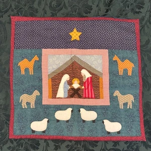 Bears  Paw Designs Nativity Scene Quilt Wall Hanging  21 1/2 Wide x 20 High - Picture 1 of 8