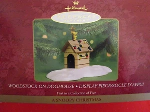 Peanuts Snoopy Woodstock on Doghouse Ornament Hallmark Keepsake 1st of 5 - NIB - Picture 1 of 6