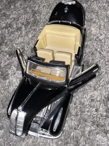 Maisto 1/18 Die Cast Model 1955 BMW 502 Barb Find Black AA56 - Picture 1 of 8