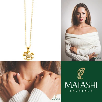 Collar chapado en oro champán de 16" con caballo mecedor y cristales transparentes de Matashi Foto 1 de 4