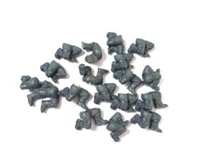 40k Imperial Guard Catachan kniende Beinstücke x18 - Bild 1 von 1