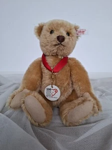 Steiff 2002 Jubilbear Teddy with Medallion 671050 N.03353 - Picture 1 of 7