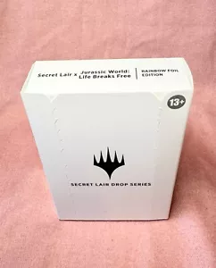 Magic Secret Lair x Jurassic World: Life Breaks Free, Rainbow Foil (New, Sealed) - Foto 1 di 3