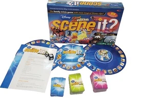 Disney Scene It 2da Edición DVD Trivia Juego de Mesa 100% Completo - Imagen 1 de 12