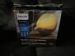 Philips SmartSleep Wake Up Light HF3520. Read Description. - Picture 1 of 2